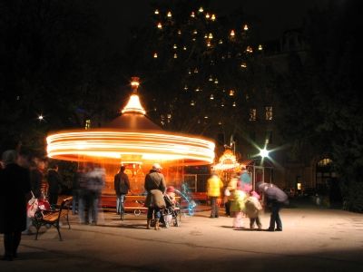 Ringelspiel im Rathauspark